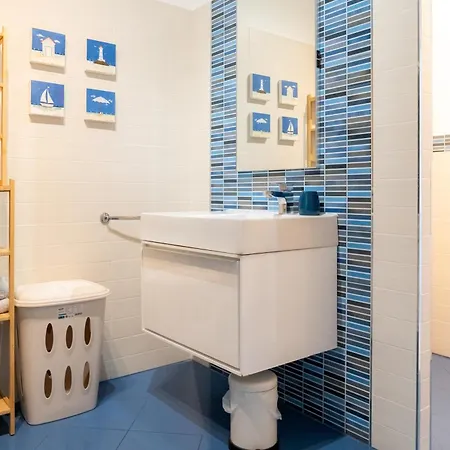 Apartmán Proche Plages Parking Terrasse 5-6 Personnes *